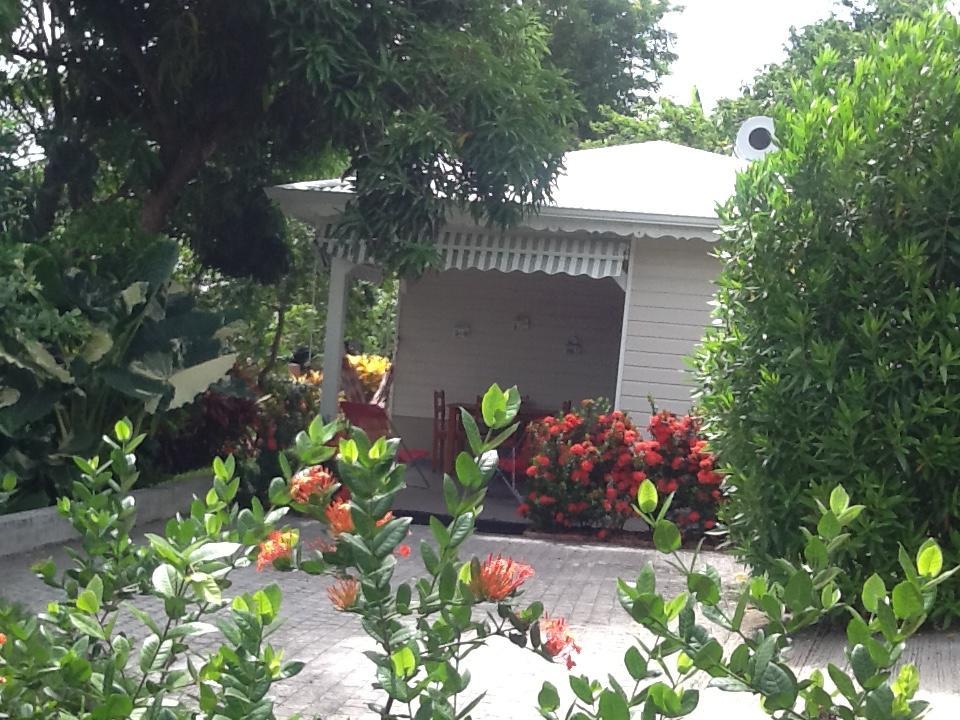 Bungalow le manikou Le Robert Exteriér fotografie